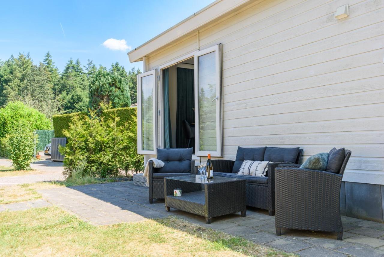 Gezellig Chalet Aan De Veluwse Bosrand Putten Exterior foto