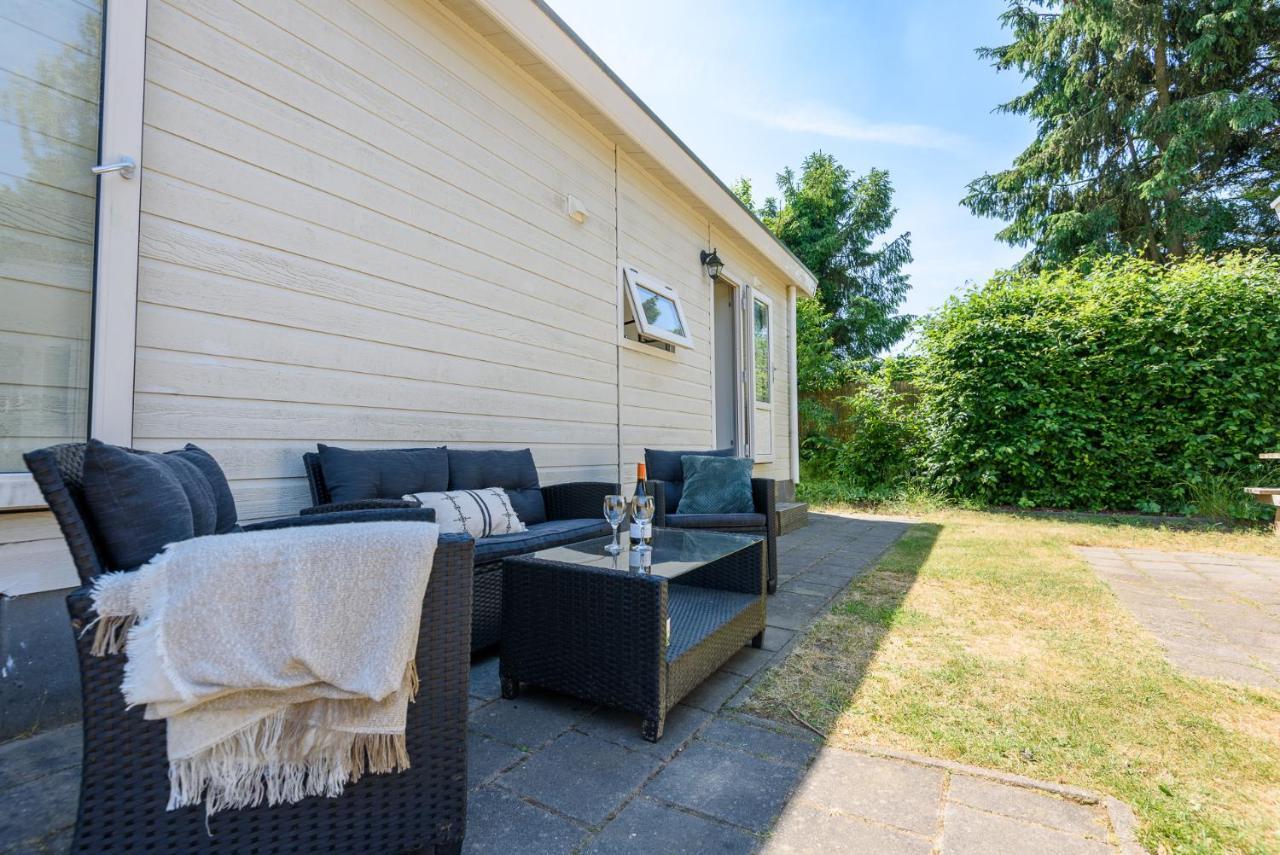 Gezellig Chalet Aan De Veluwse Bosrand Putten Exterior foto